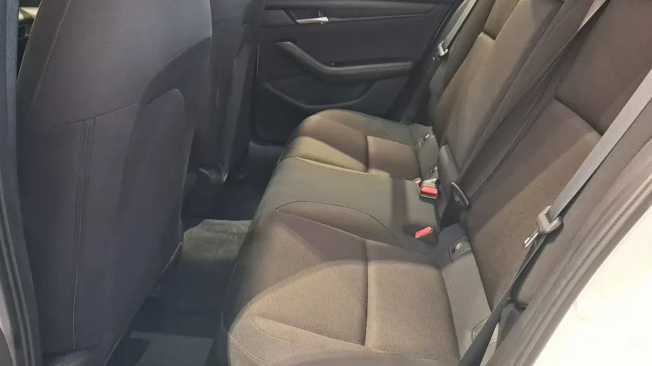 MAZDA 3 -