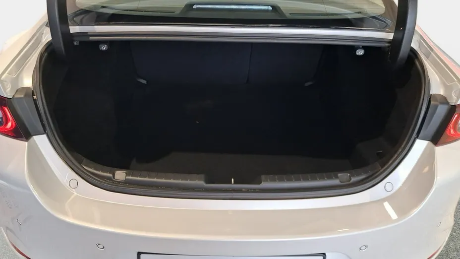 MAZDA 3 -