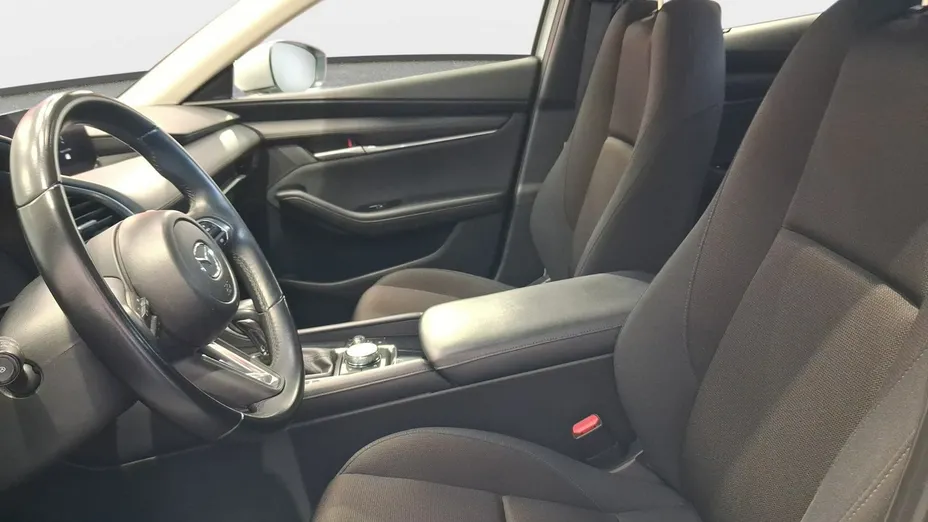 MAZDA 3 -