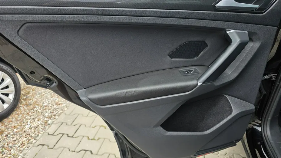 VOLKSWAGEN Tiguan -