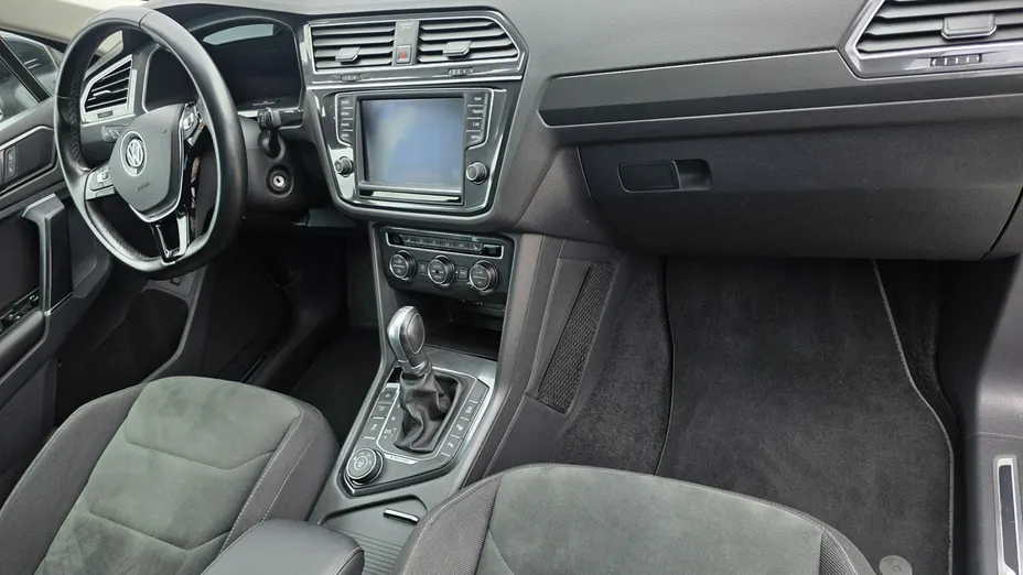 VOLKSWAGEN Tiguan -