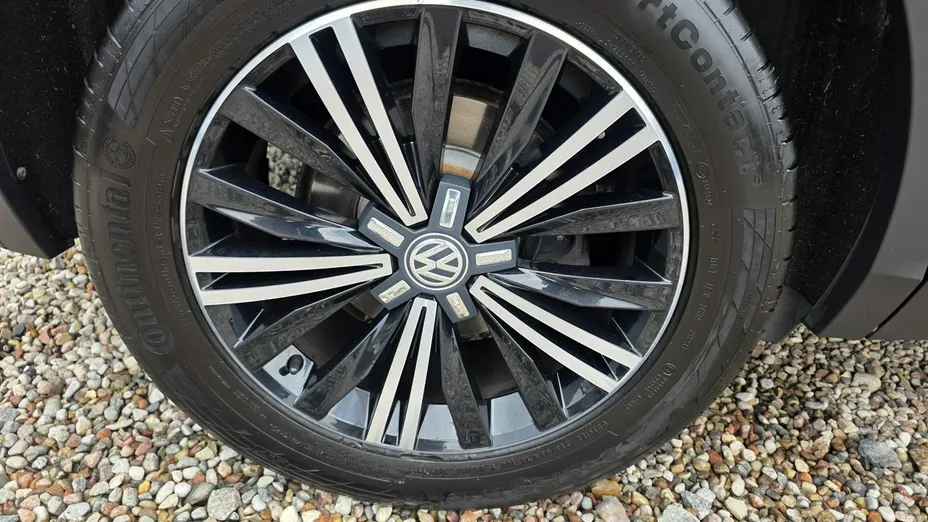 VOLKSWAGEN Tiguan -