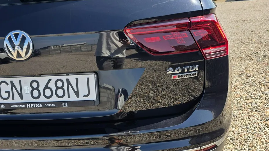 VOLKSWAGEN Tiguan -
