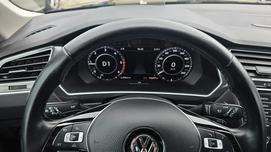 VOLKSWAGEN Tiguan -