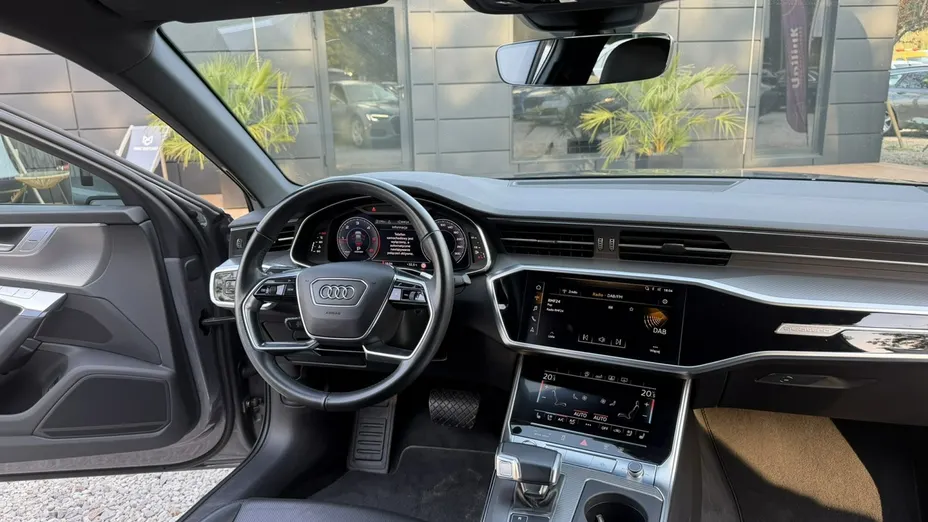 AUDI A6 -