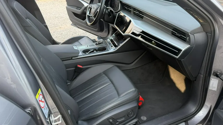AUDI A6 -