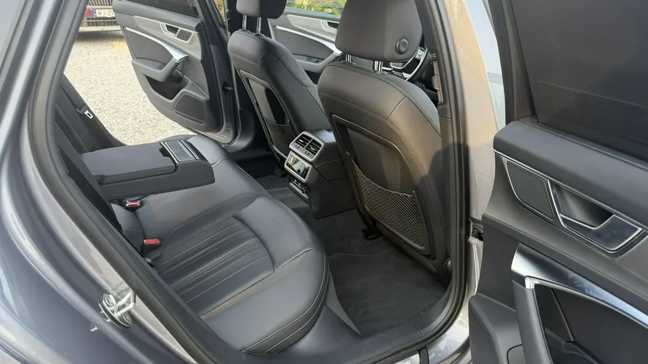 AUDI A6 -