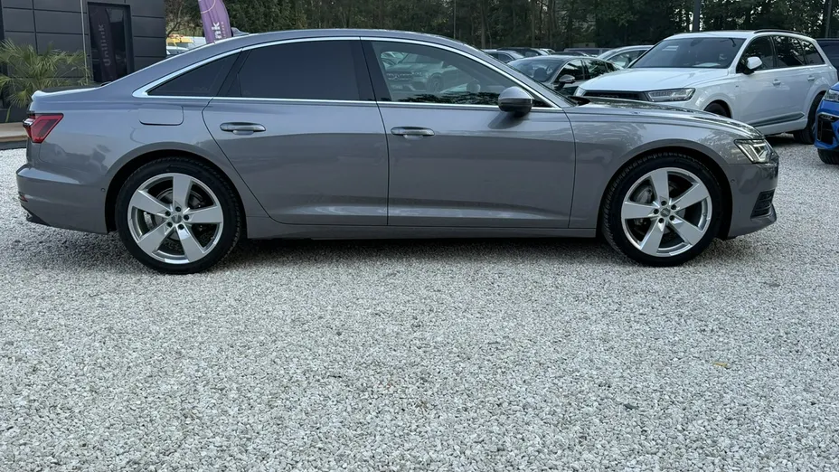 AUDI A6 -