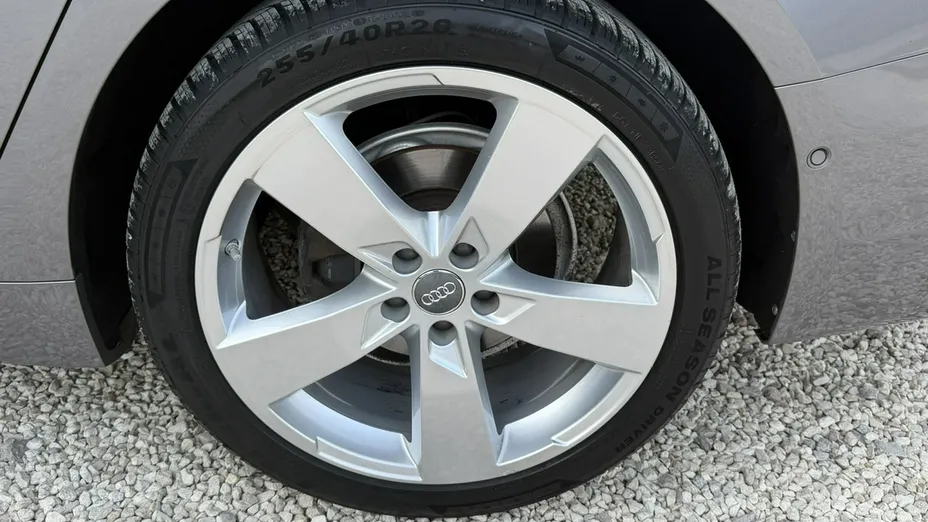 AUDI A6 -