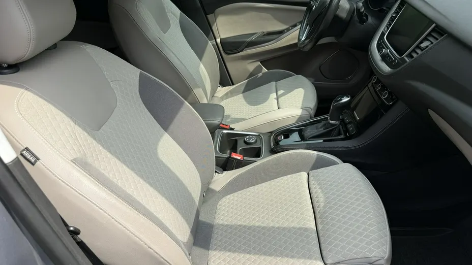 OPEL Grandland X -