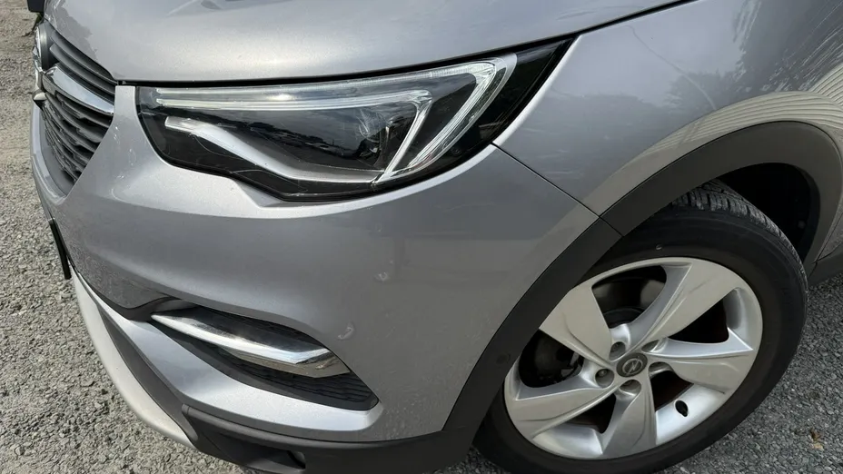 OPEL Grandland X -