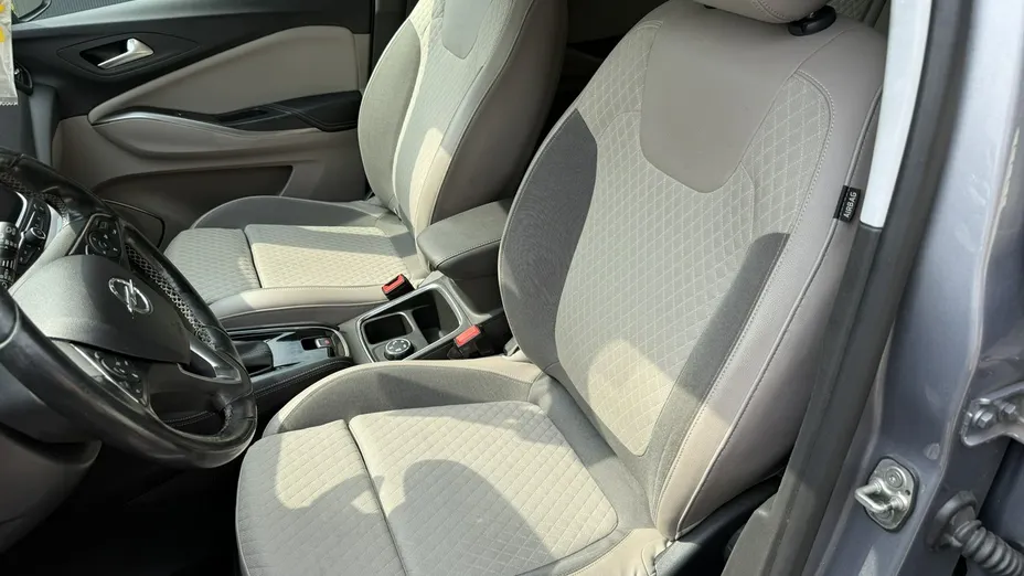 OPEL Grandland X -