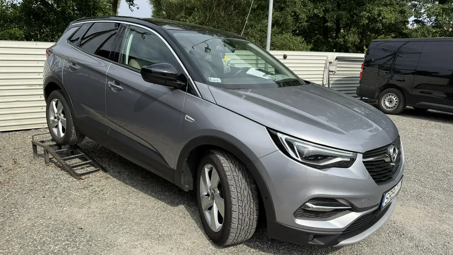 OPEL Grandland X -