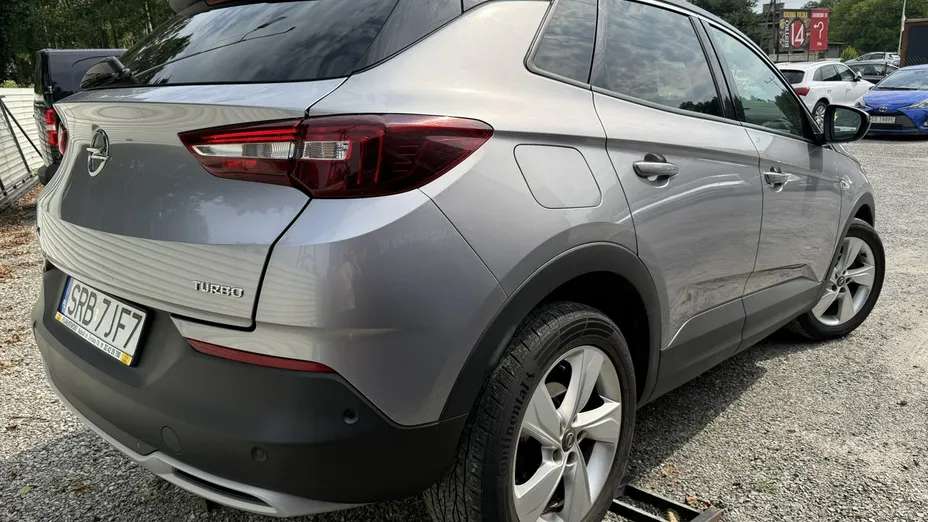 OPEL Grandland X -