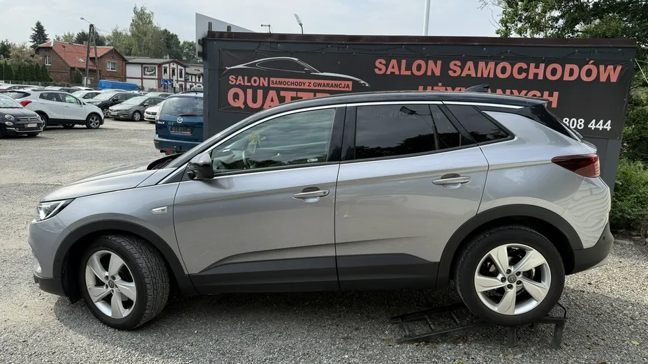 OPEL Grandland X -
