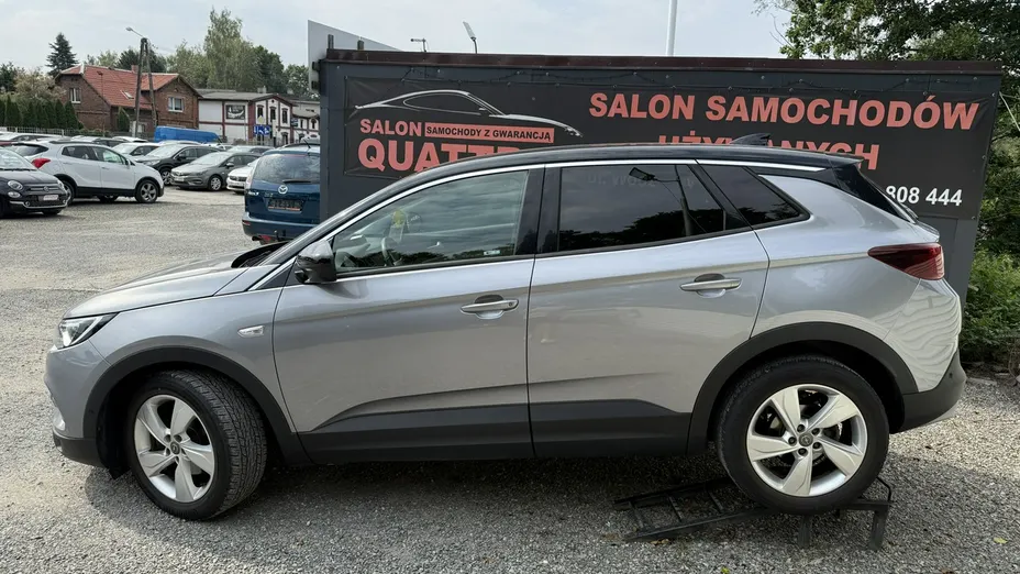OPEL Grandland X -