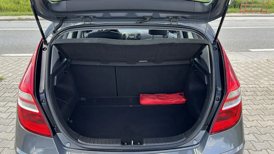 HYUNDAI i30 -