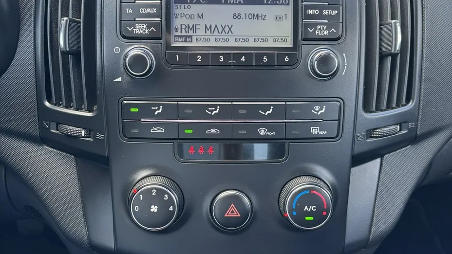 HYUNDAI i30 -