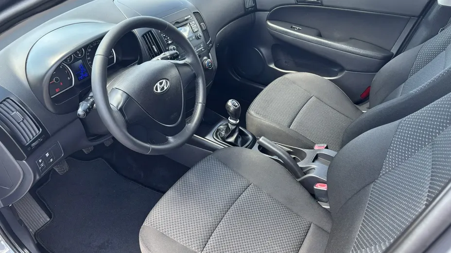 HYUNDAI i30 -