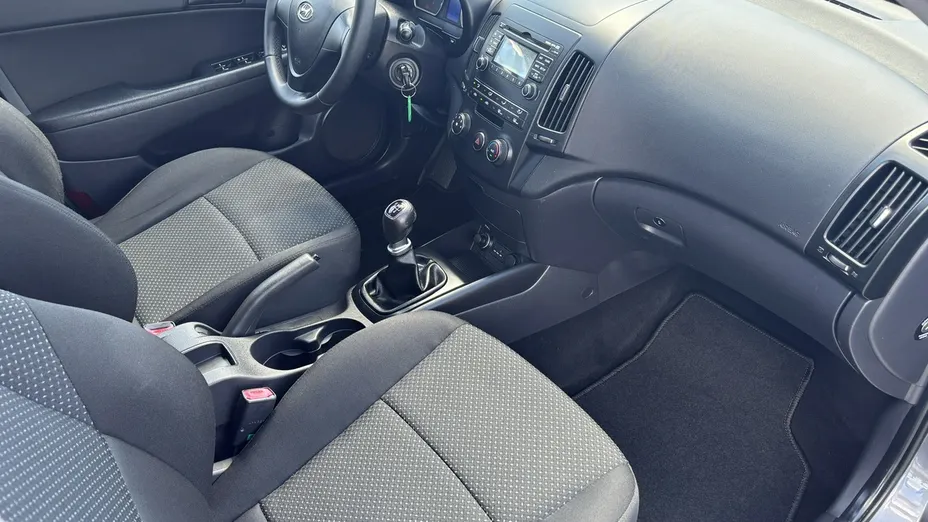 HYUNDAI i30 -