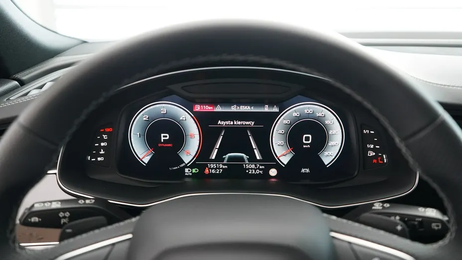 AUDI Q8 -