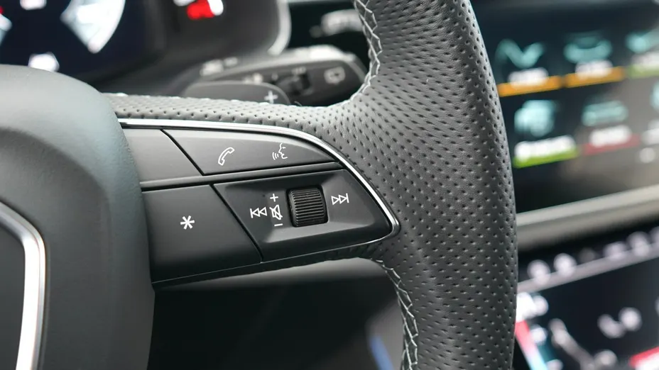 AUDI Q8 -