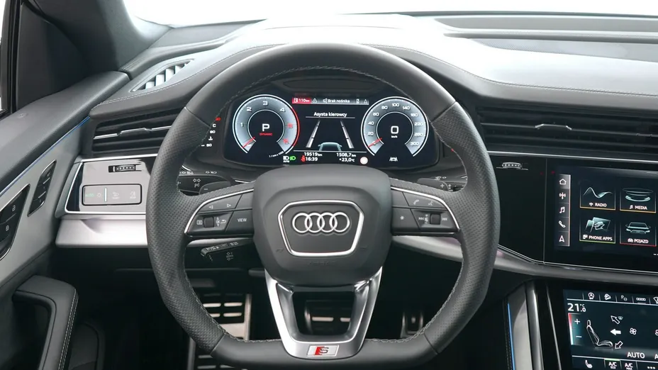 AUDI Q8 -