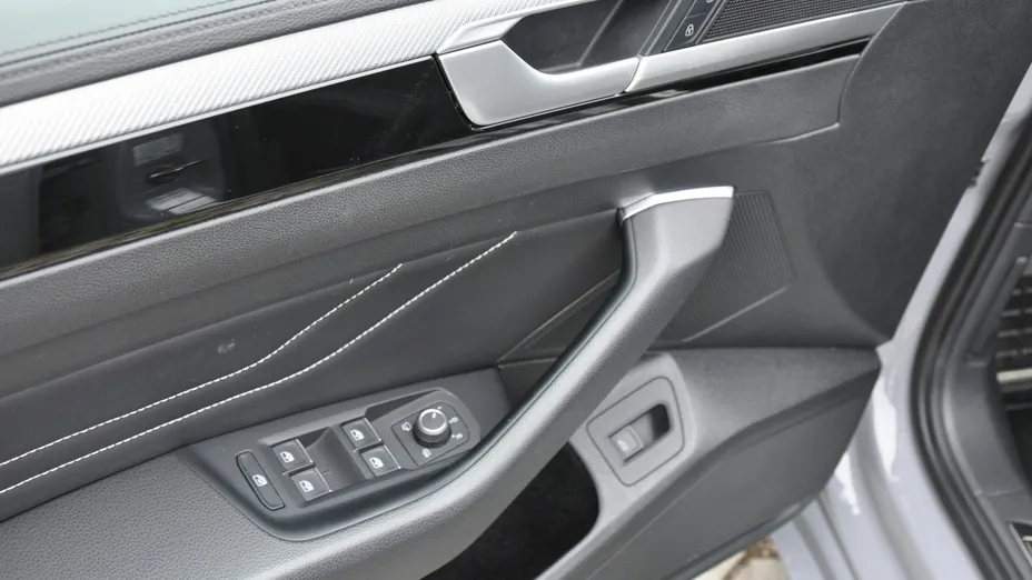 VOLKSWAGEN Arteon -