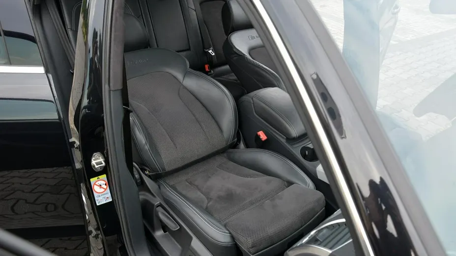 AUDI Q5 -