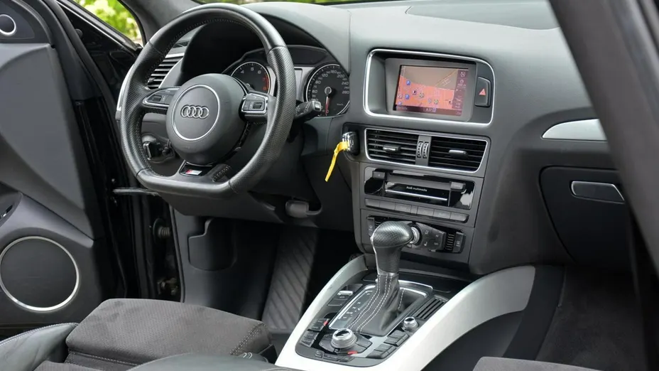 AUDI Q5 -