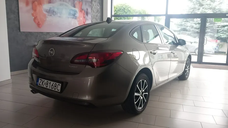 OPEL Astra -