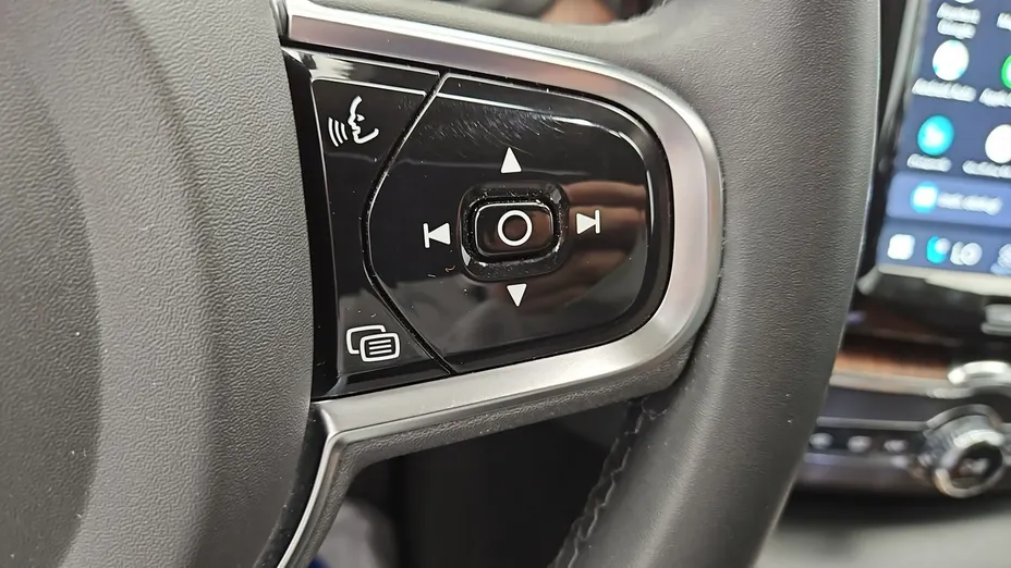 VOLVO XC60 -