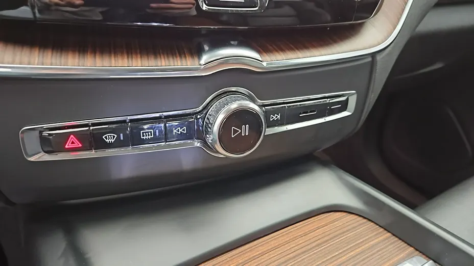 VOLVO XC60 -