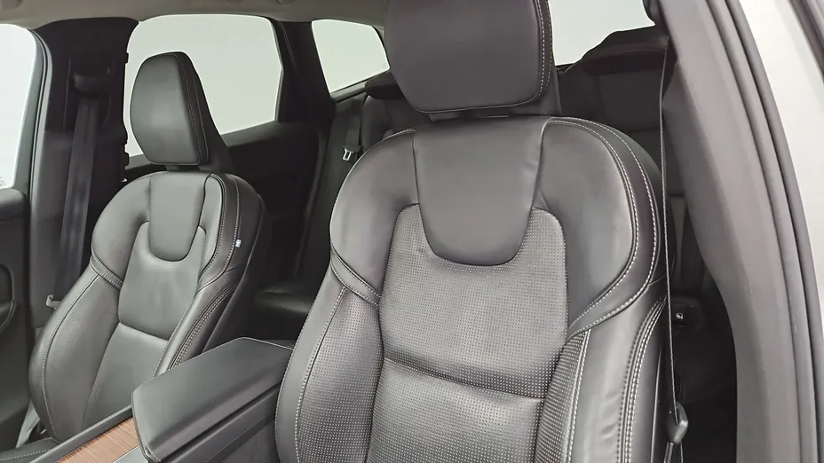 VOLVO XC60 -