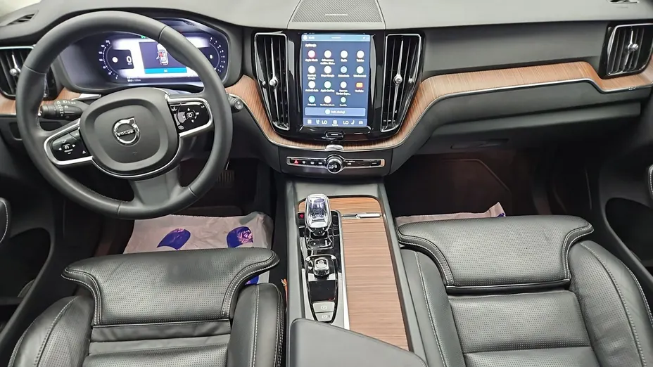 VOLVO XC60 -