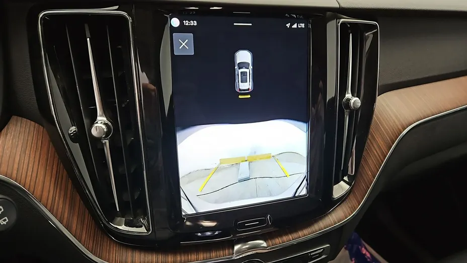 VOLVO XC60 -