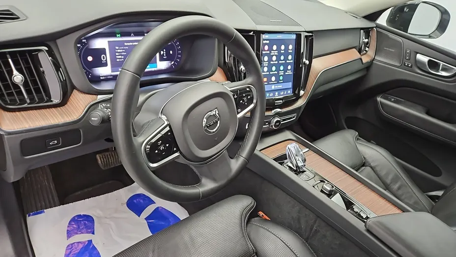 VOLVO XC60 -