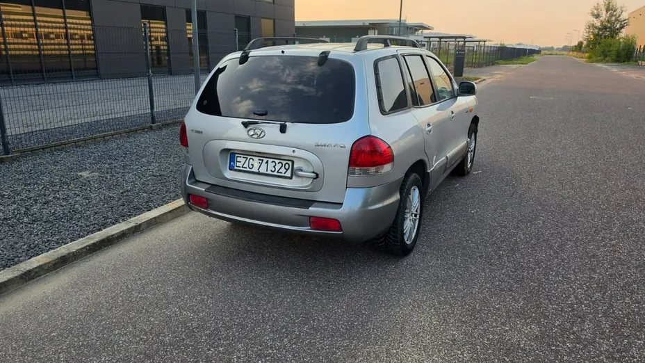 HYUNDAI Santa Fe -