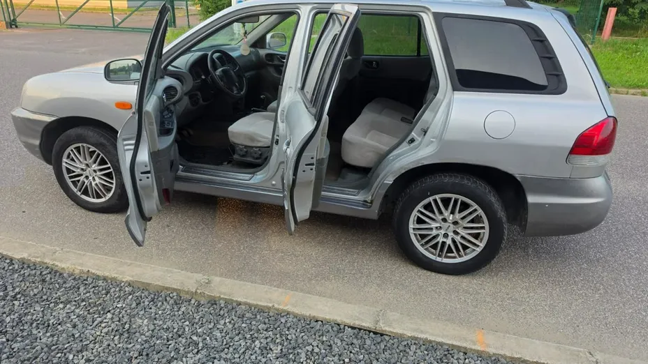HYUNDAI Santa Fe -