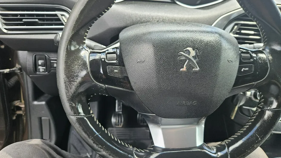 PEUGEOT 308 -