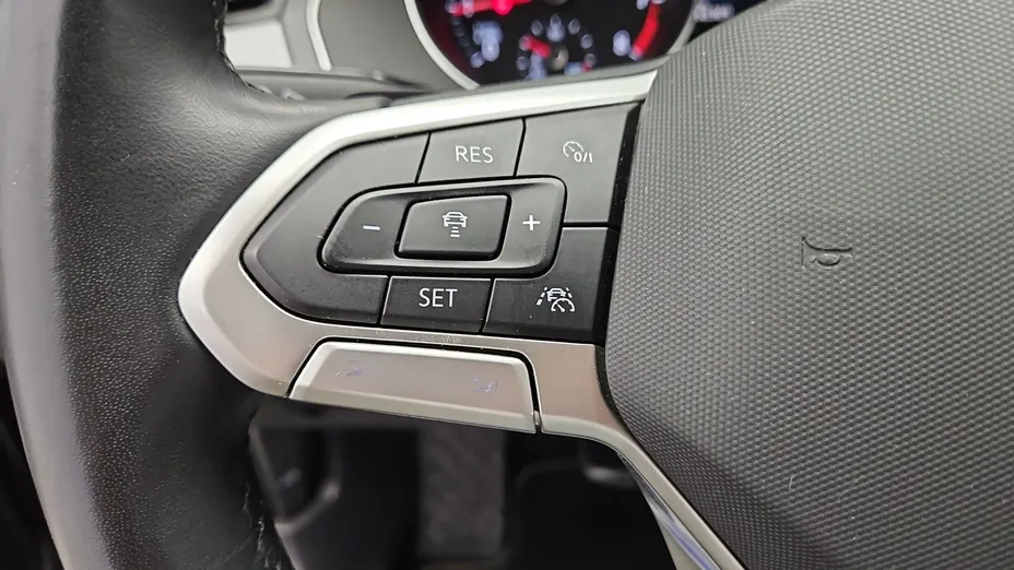 VOLKSWAGEN Passat -