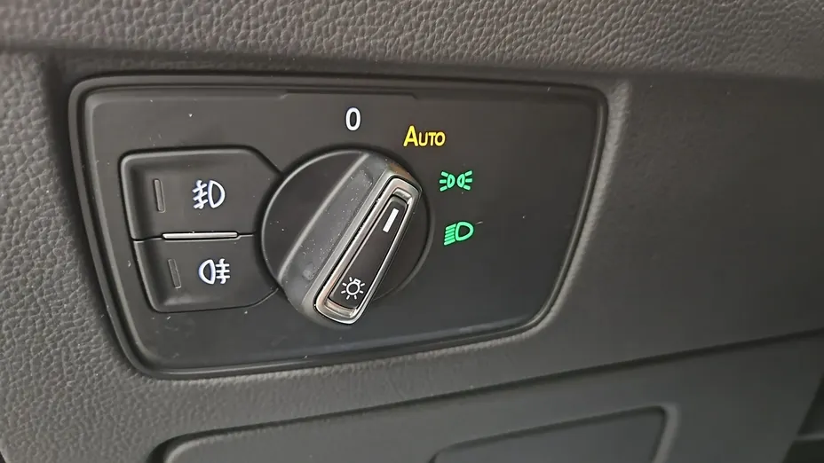 VOLKSWAGEN Passat -