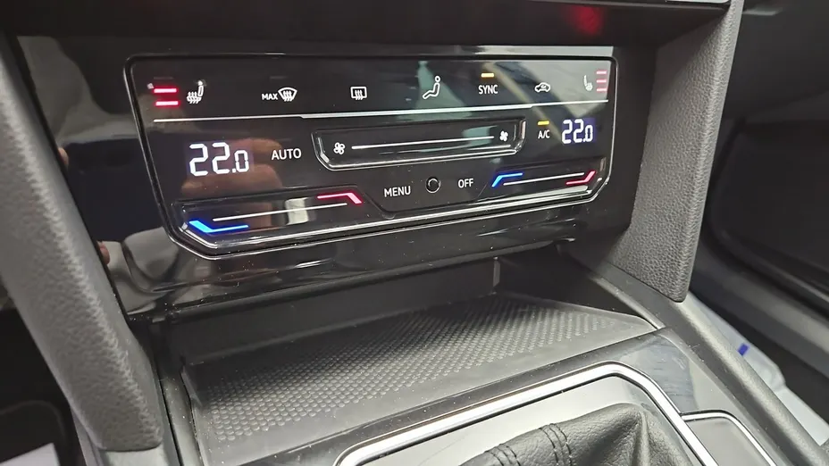VOLKSWAGEN Passat -