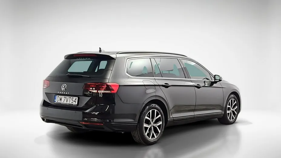 VOLKSWAGEN Passat -