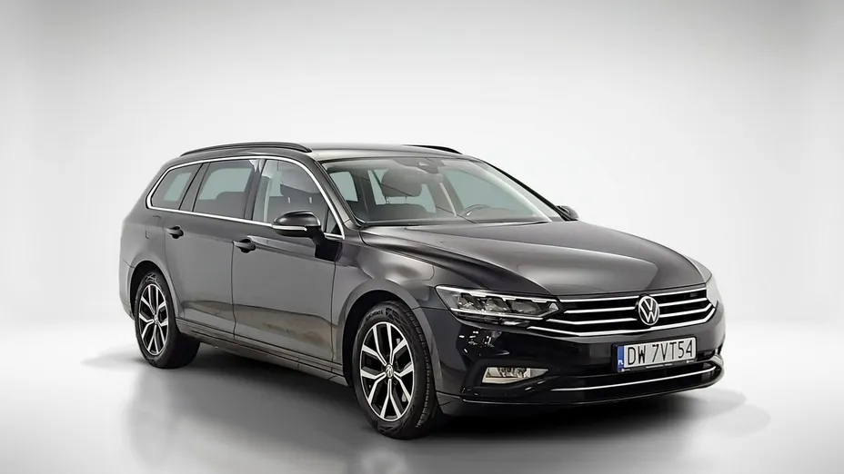 VOLKSWAGEN Passat -