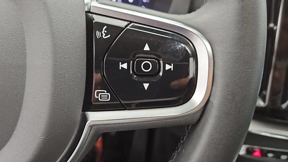 VOLVO XC60 -