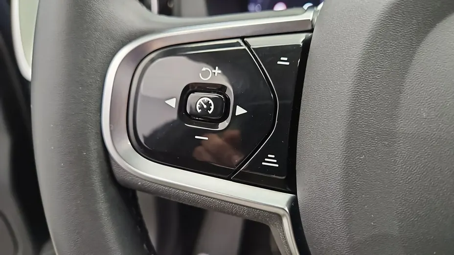 VOLVO XC60 -