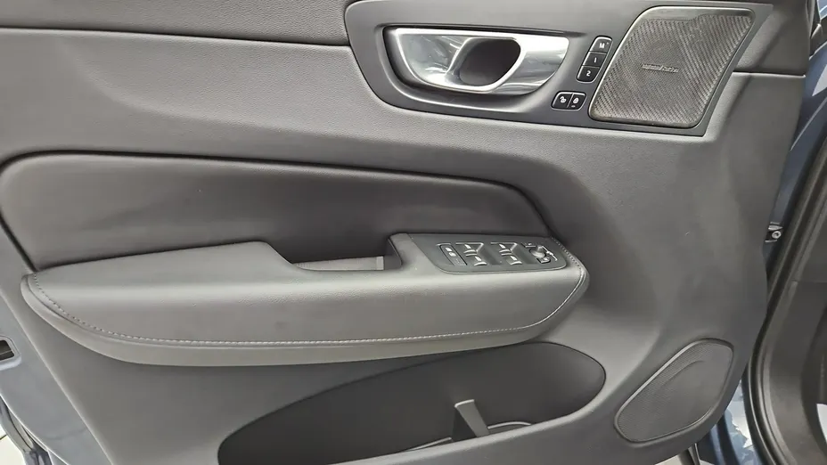 VOLVO XC60 -