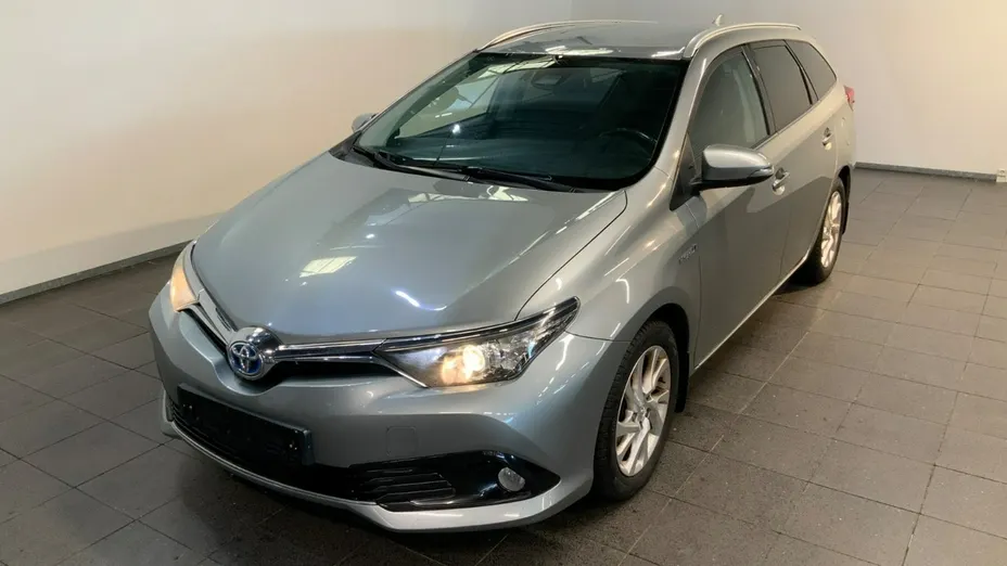 TOYOTA Auris -