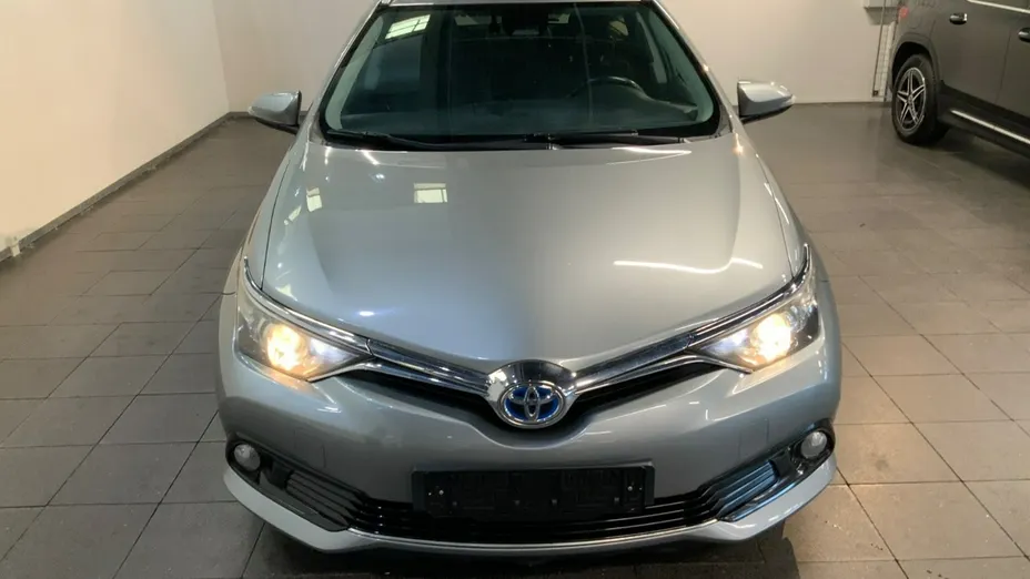 TOYOTA Auris -